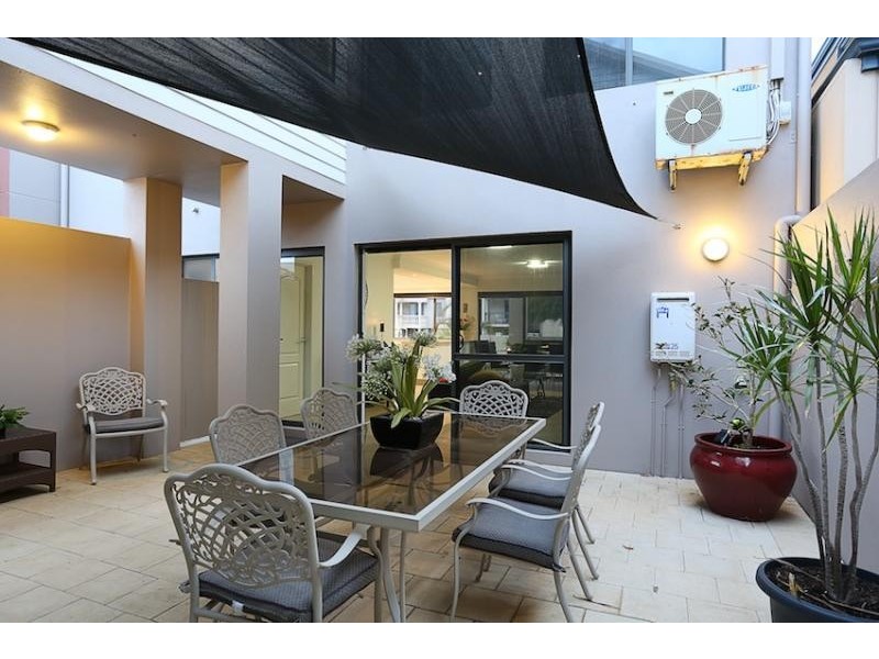 50 Westview Parade, Wannanup WA 6210