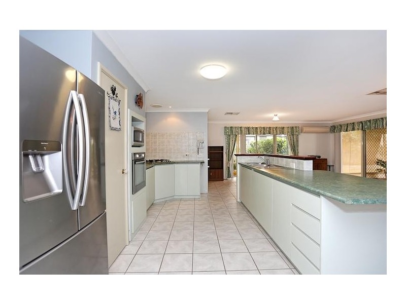 3 Aldenham Heights, Halls Head WA 6210