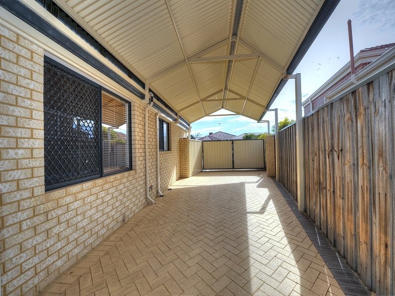 9 Discovery Cove, Halls Head WA 6210