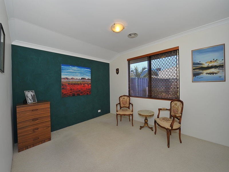 9 Discovery Cove, Halls Head WA 6210