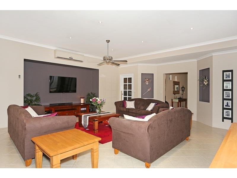 37 Bookleaf Loop, Halls Head WA 6210