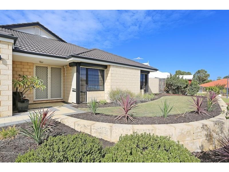 37 Bookleaf Loop, Halls Head WA 6210