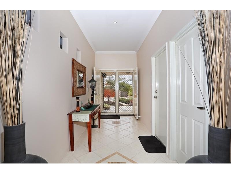 37 Bookleaf Loop, Halls Head WA 6210