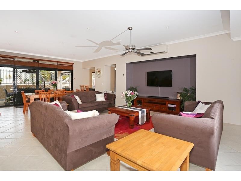 37 Bookleaf Loop, Halls Head WA 6210