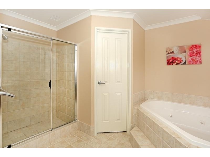 37 Bookleaf Loop, Halls Head WA 6210