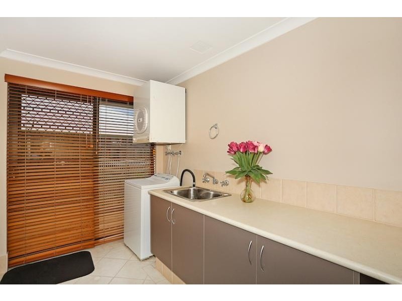 37 Bookleaf Loop, Halls Head WA 6210