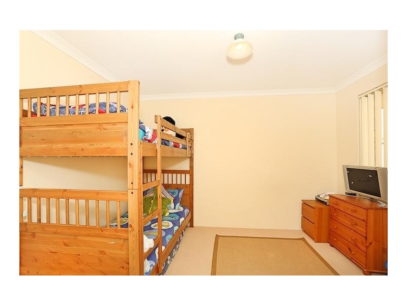 2 Poinsettia Green, Halls Head WA 6210