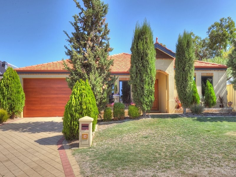 19 Heyerdahl Way, Dudley Park WA 6210