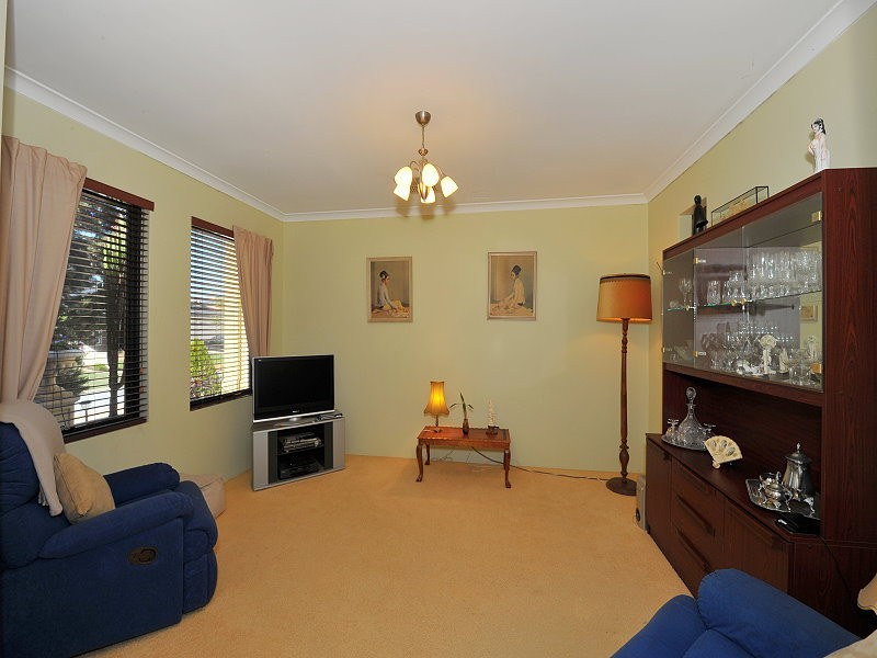 19 Heyerdahl Way, Dudley Park WA 6210