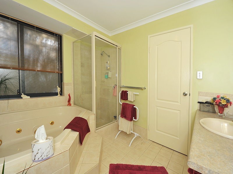 19 Heyerdahl Way, Dudley Park WA 6210