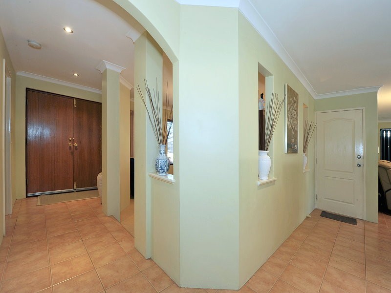 19 Heyerdahl Way, Dudley Park WA 6210