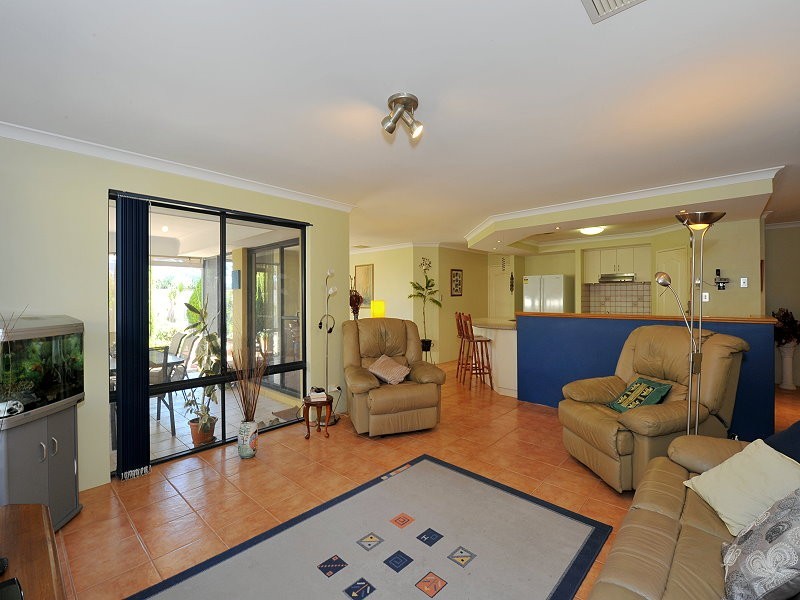 19 Heyerdahl Way, Dudley Park WA 6210