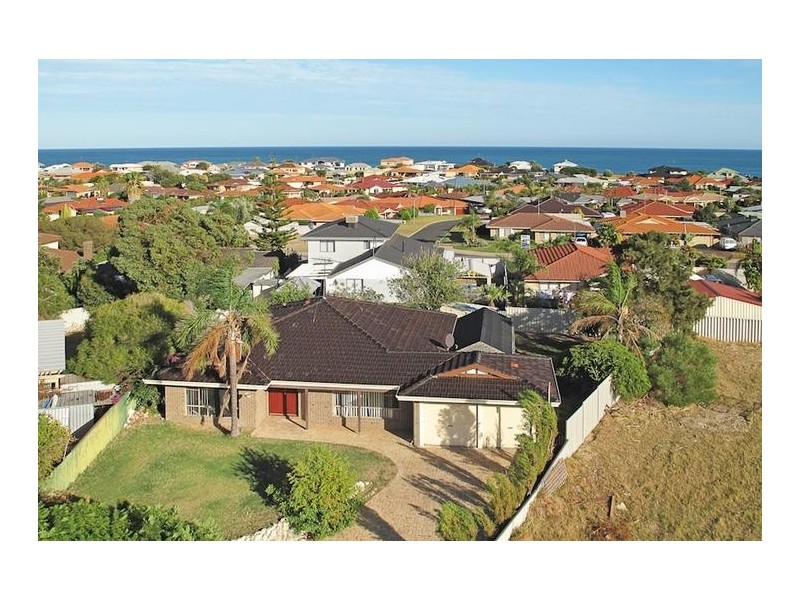 4 Grange Court, Halls Head WA 6210