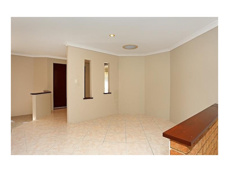 4 Grange Court, Halls Head WA 6210