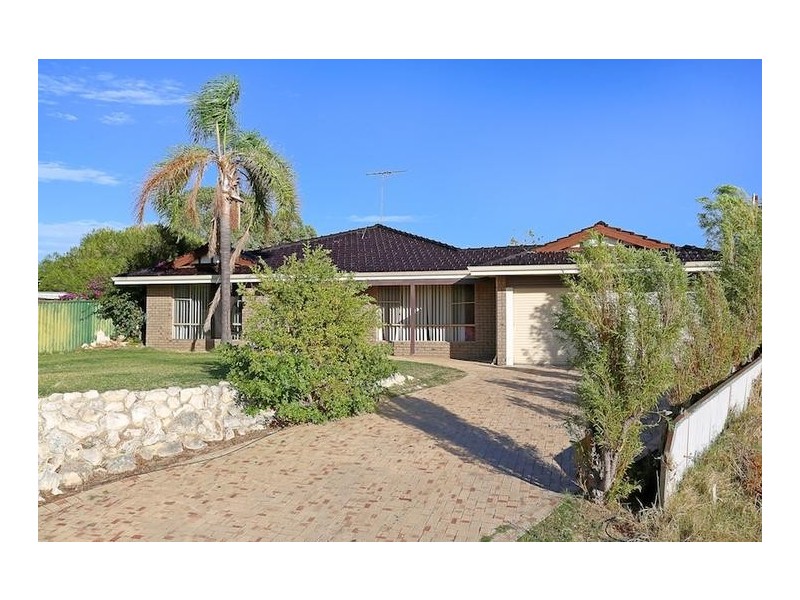 4 Grange Court, Halls Head WA 6210