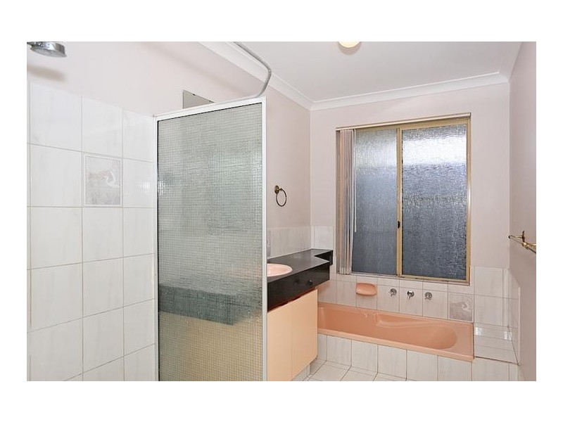 4 Grange Court, Halls Head WA 6210