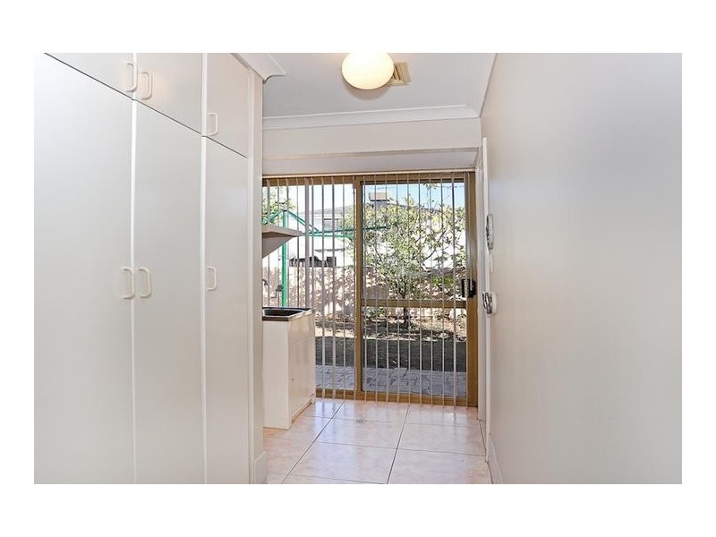 4 Grange Court, Halls Head WA 6210