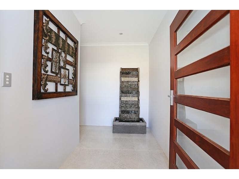 4 Lorea Loop, Halls Head WA 6210