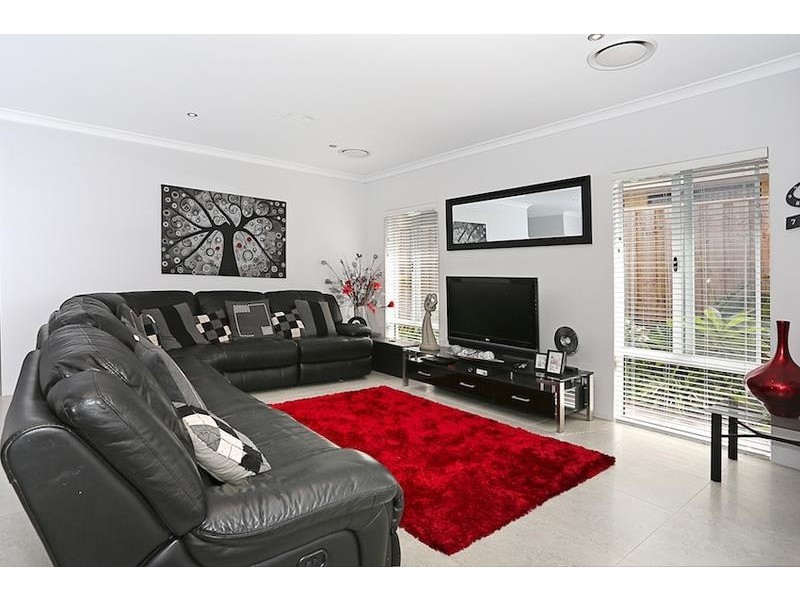 4 Lorea Loop, Halls Head WA 6210