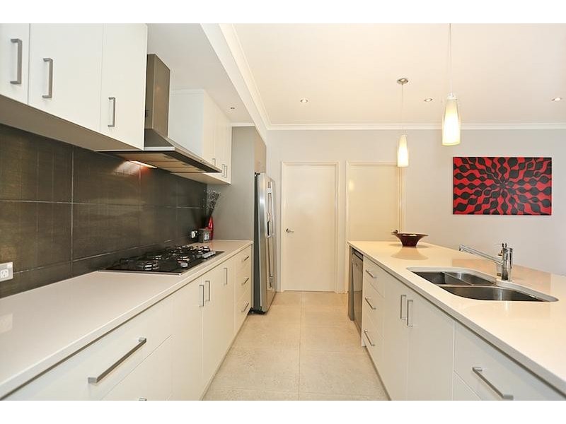 4 Lorea Loop, Halls Head WA 6210