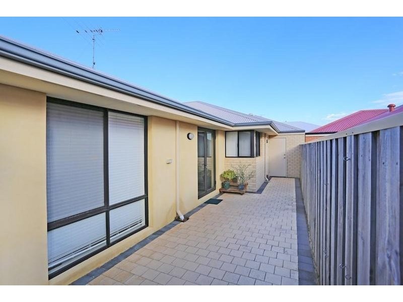 24 Adriana Way, Halls Head WA 6210