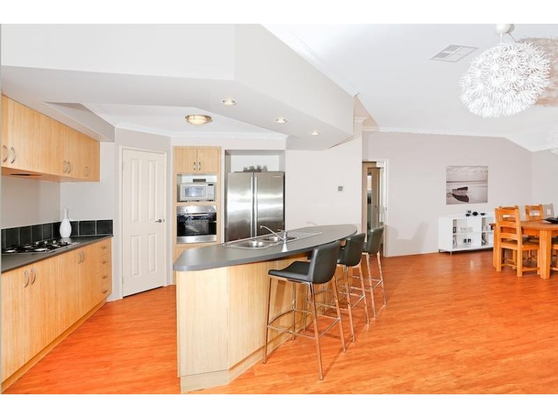 52 Seascapes Boulevard, Halls Head WA 6210