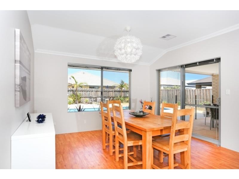 52 Seascapes Boulevard, Halls Head WA 6210