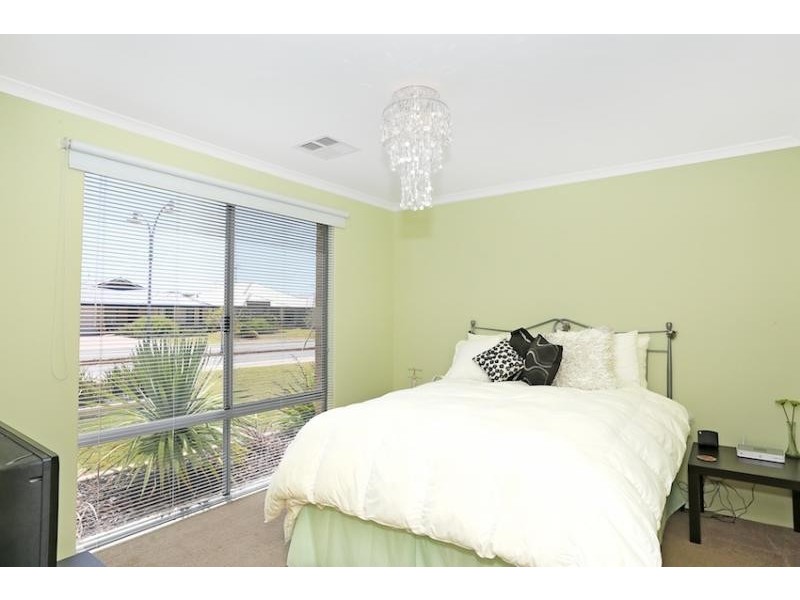 52 Seascapes Boulevard, Halls Head WA 6210