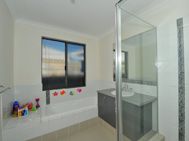 36 Seascapes Boulevard, Halls Head WA 6210