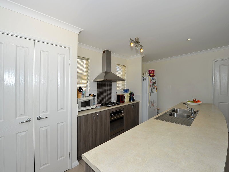 36 Seascapes Boulevard, Halls Head WA 6210