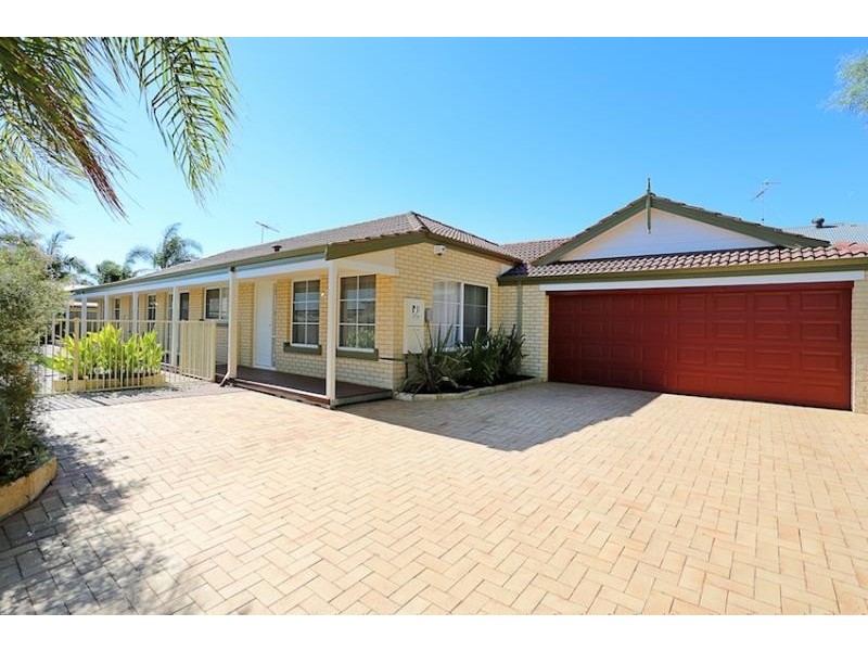 25 Brouwer Trail, Dudley Park WA 6210