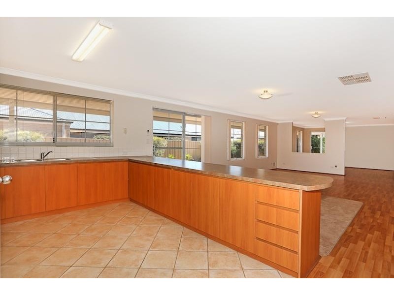 25 Brouwer Trail, Dudley Park WA 6210