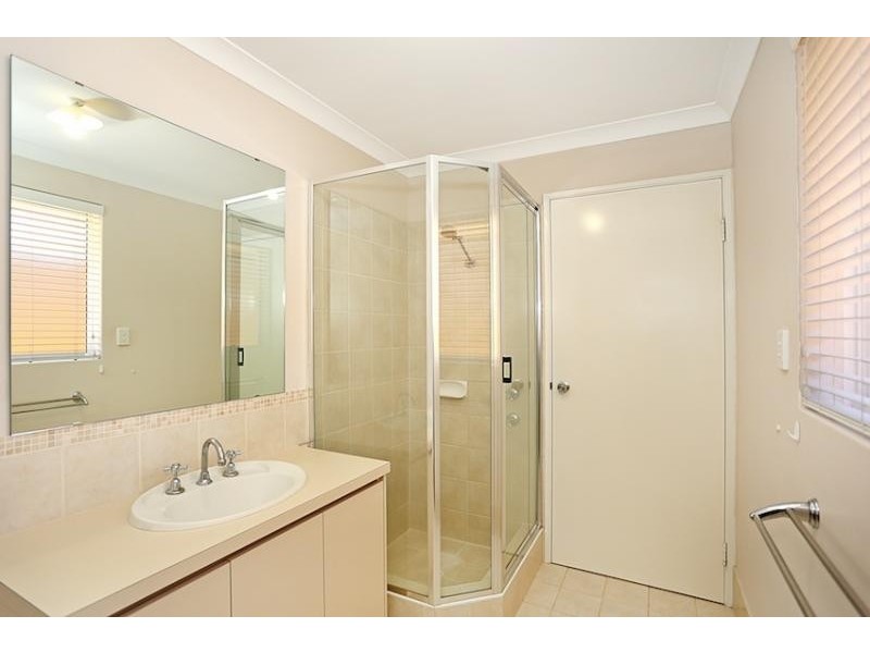 25 Brouwer Trail, Dudley Park WA 6210