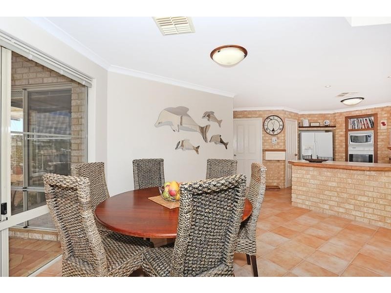 82 Banksia Terrace, South Yunderup WA 6208