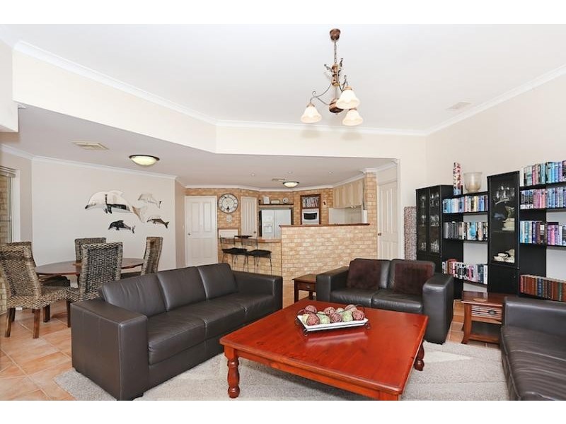 82 Banksia Terrace, South Yunderup WA 6208