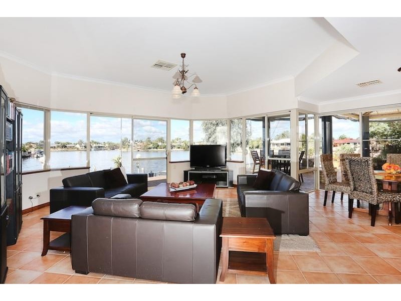82 Banksia Terrace, South Yunderup WA 6208
