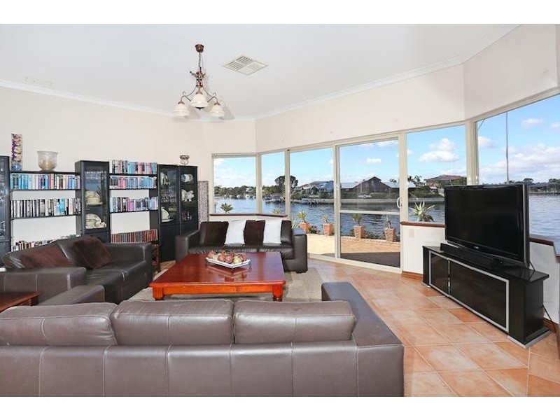 82 Banksia Terrace, South Yunderup WA 6208