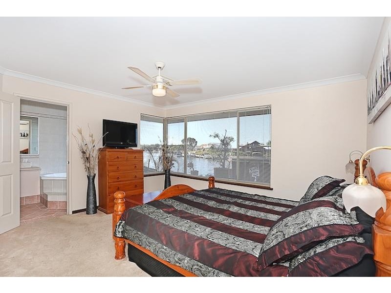 82 Banksia Terrace, South Yunderup WA 6208