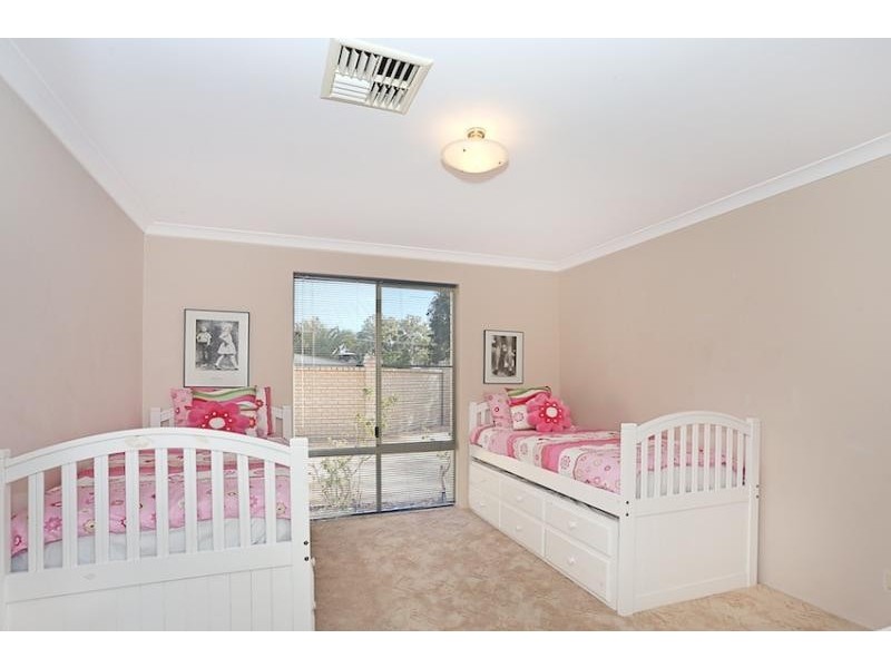 82 Banksia Terrace, South Yunderup WA 6208