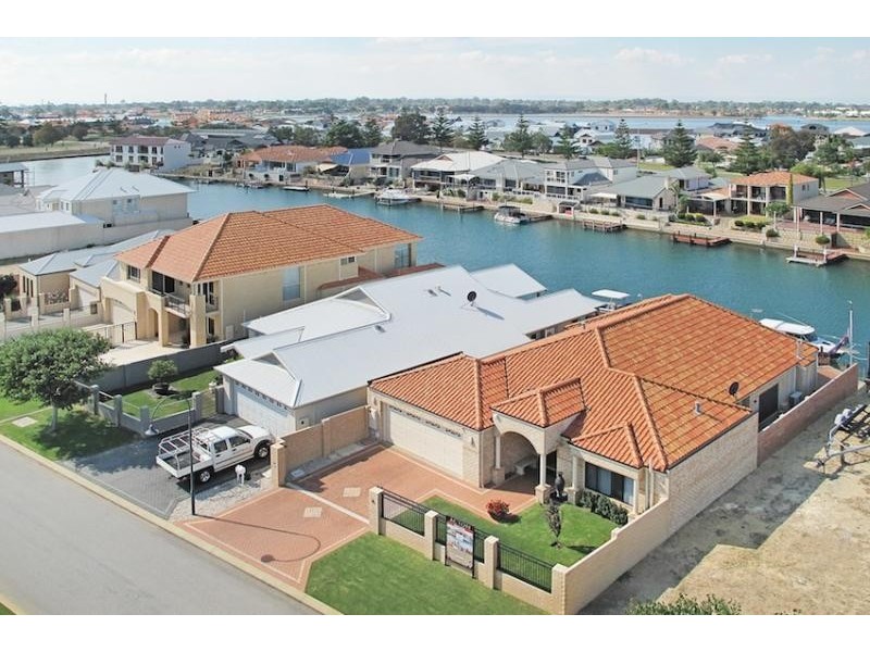 28 Aztec Island Retreat, Halls Head WA 6210