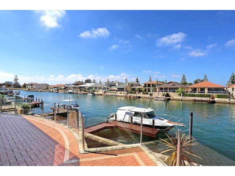 28 Aztec Island Retreat, Halls Head WA 6210