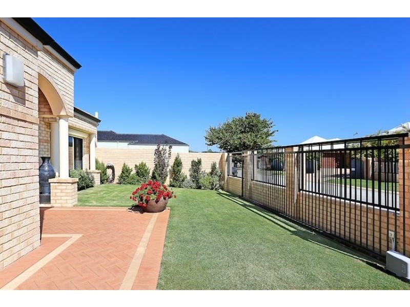 28 Aztec Island Retreat, Halls Head WA 6210