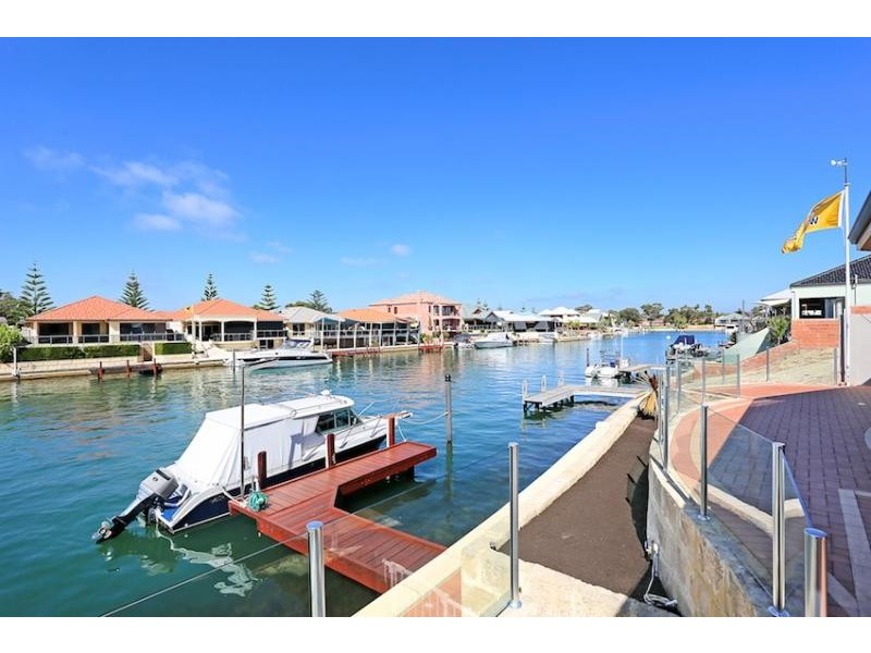 28 Aztec Island Retreat, Halls Head WA 6210