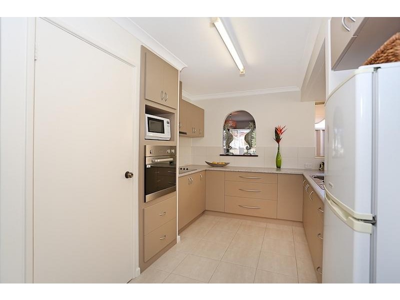 2B Grange Court, Halls Head WA 6210