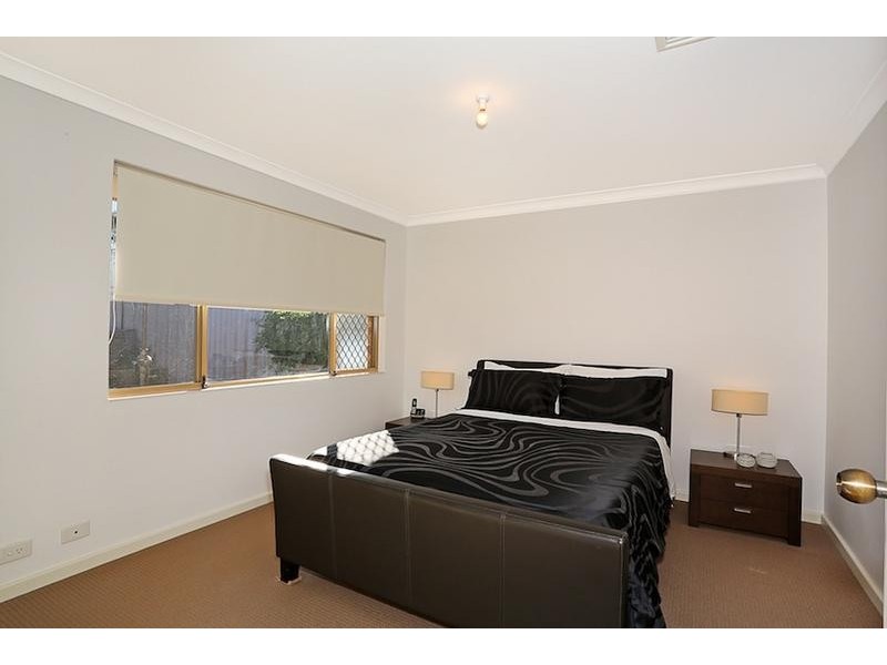 2B Grange Court, Halls Head WA 6210