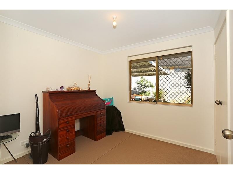 2B Grange Court, Halls Head WA 6210