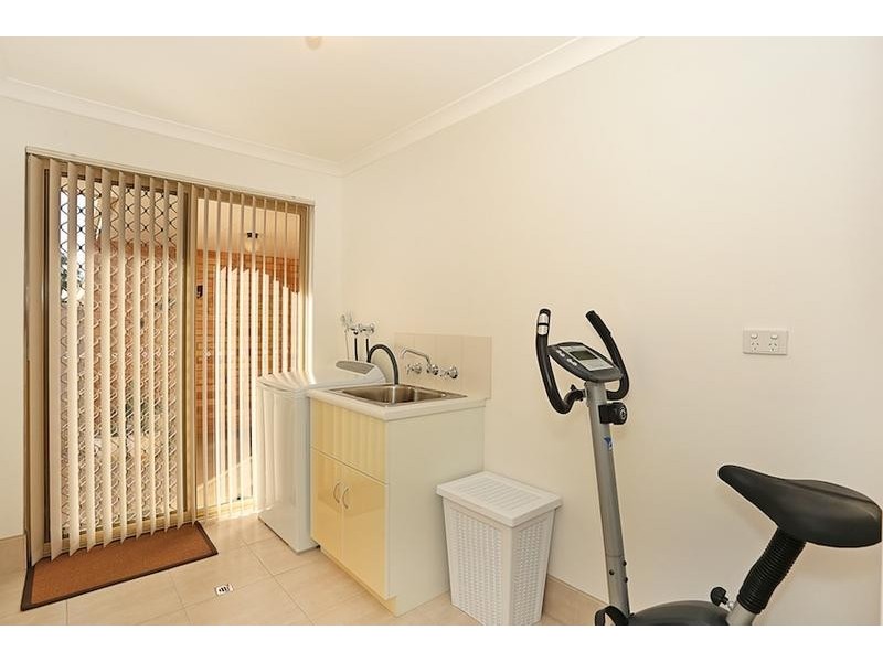 2B Grange Court, Halls Head WA 6210