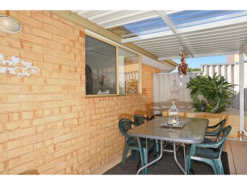 2B Grange Court, Halls Head WA 6210