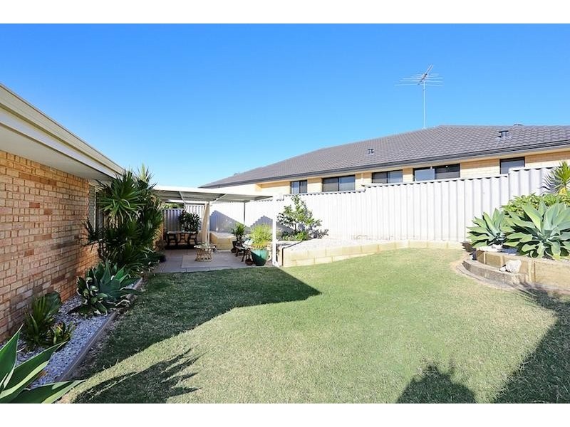 2B Grange Court, Halls Head WA 6210