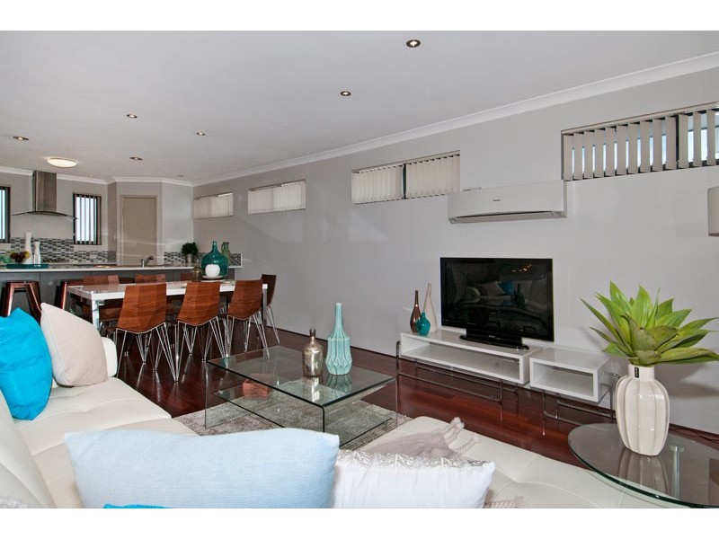 26 Sail Avenue, Wannanup WA 6210